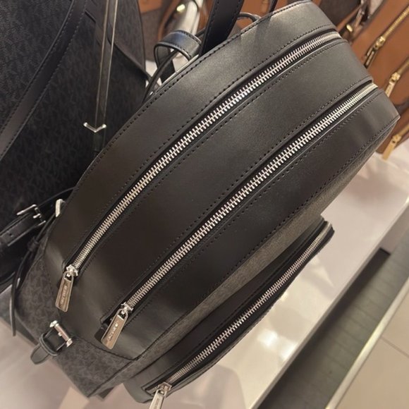 Michael Kors Jaycee Large Zip Pocket Backpack Black - Picture 3 of 16